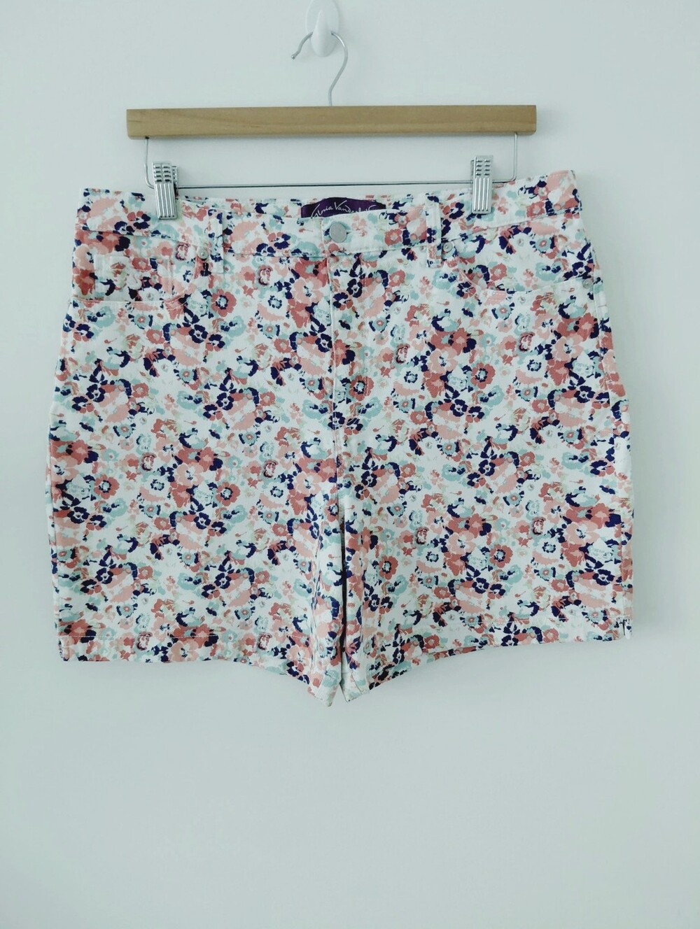 Floral Print Women’s Denim Shorts - Pink Multi